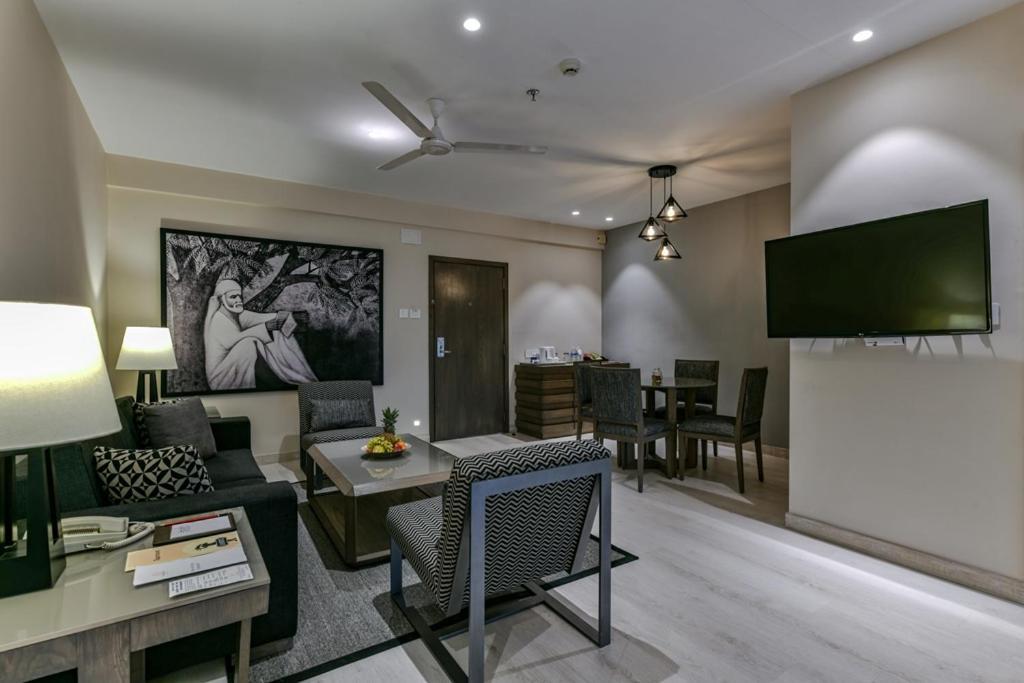 Sun-N-Sand Suites, Shirdi Exterior photo