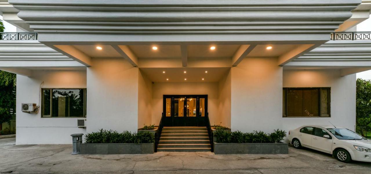 Sun-N-Sand Suites, Shirdi Exterior photo